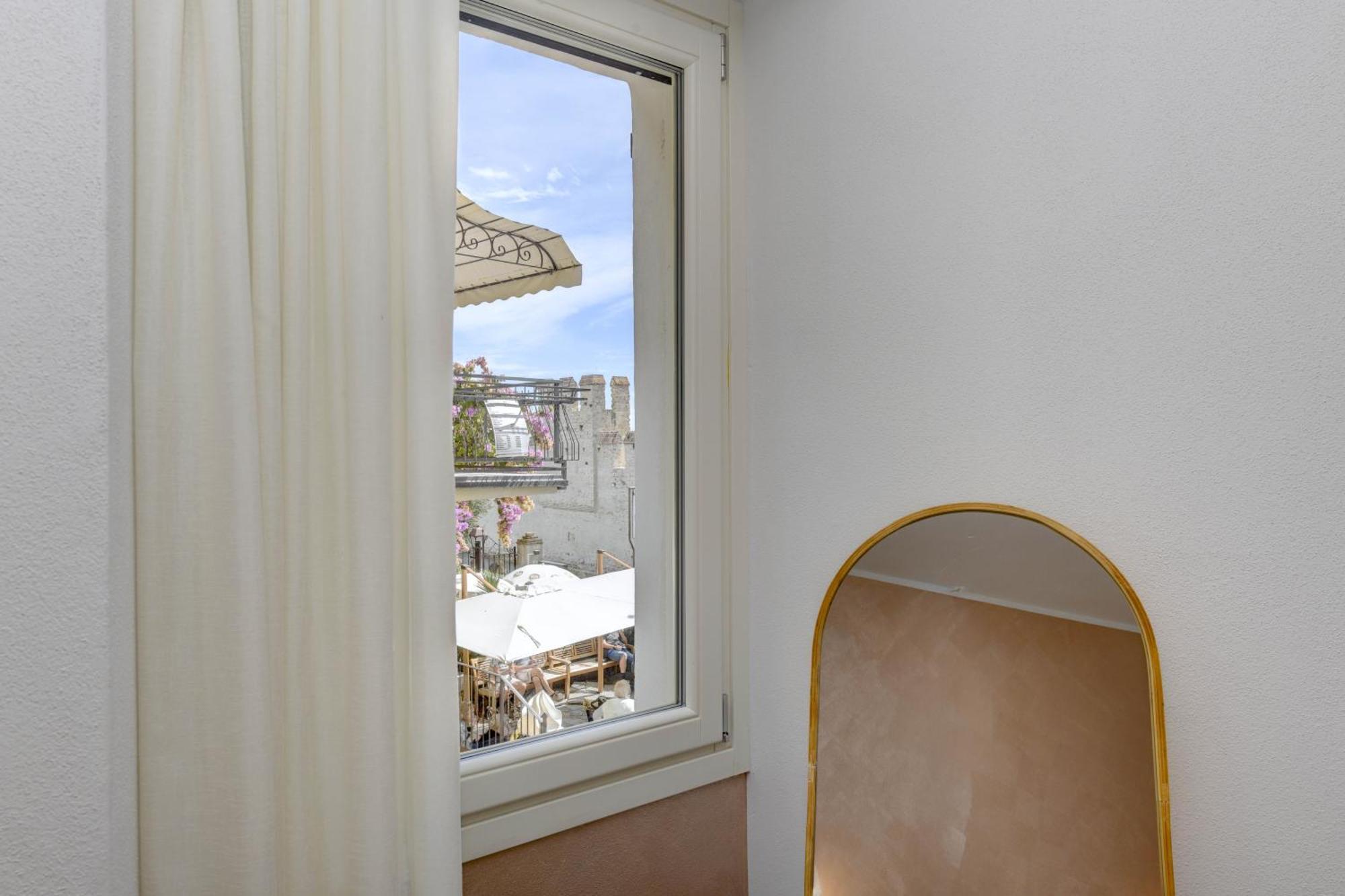 Locanda Carolina Callas Сирмионе Экстерьер фото